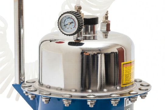 Установка для прокачки тормозов и сцепления пневматическая 6 л, давление 0.7-3 бар, шланг 5 м, Nordberg BC5