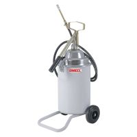 Нагнетатель смазки ручной, емкость 14 л, производительность 0.3 л/мин, передвижной на колесах DMECL K50300