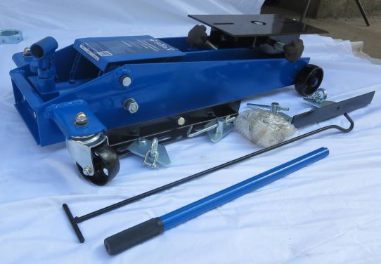 Домкрат трансмиссионный Т60301 AE&T 0.5т