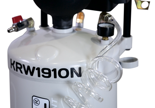 Нагнетатель масла пневматический 30 л, KraftWell KRW1910N с подающим шлангом на 1.3 м