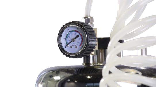 Установка для прокачки и замены тормозной жидкости пневматическая с манометром, емкость жидкости 6 л, KraftWell KRW1883