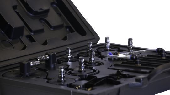 Установка для прокачки и замены тормозной жидкости пневматическая с манометром, емкость жидкости 6 л, KraftWell KRW1883