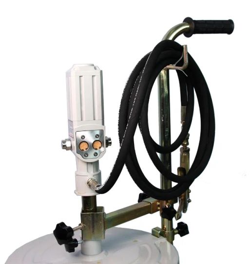 Нагнетатель смазки для бочек 20-60 л, с пневматическим насосом 400-600 гр/мин и мобильной тележкой Atis 61501480