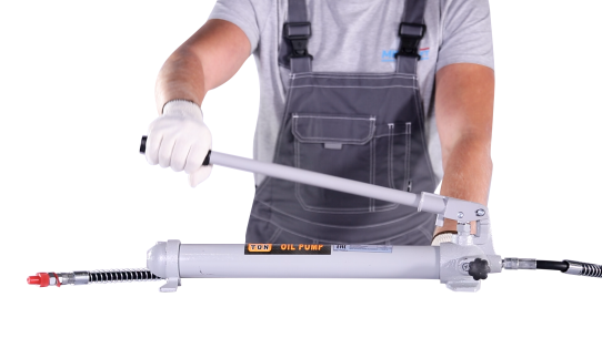 Гидравлический насос ручной 10 т KraftWell KRWHP10