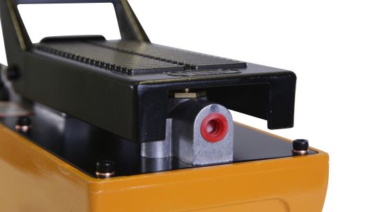 Пневмогидравлический насос ножной 1.6 л KraftWell KRWPP16