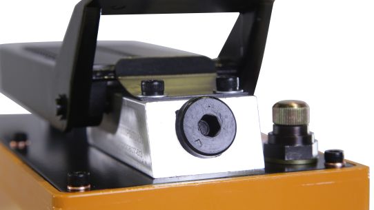 Пневмогидравлический насос ножной 1.6 л KraftWell KRWPP16