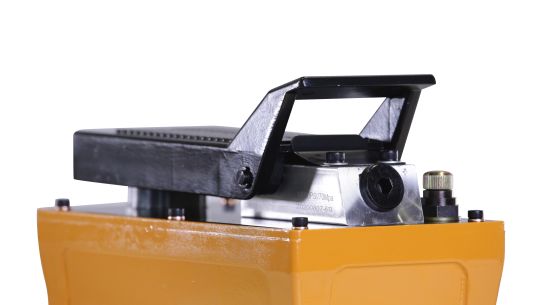 Пневмогидравлический насос ножной 1.6 л KraftWell KRWPP16