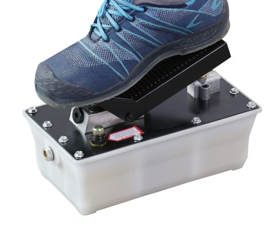 Пневмогидравлический насос ножной 2.3 л KraftWell KRWPP23