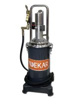 Нагнетатель смазки пневматический с емкостью 15 л и регулятором давления, производительность 0.85 л/мин SF-10 Dekar