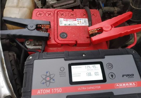 Пусковое устройство 12В пусковой ток от 300А до 700А с цифровым дисплеем 6000мАч Aurora ATOM 1750 20363