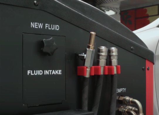 Электрическая установка для замены и промывки масла в АКПП 12В и 220В, с насосом 2л/мин, без комплекта адаптеров Launch CAT-601S