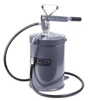 Нагнетатель масла ручной для бочек 10 л, KraftWell KRW1795A 1-5 бар, механический, с подающим шлангом на 1.5 м