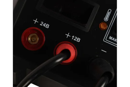 Пуско-зарядное устройство для аккумуляторов 12В, 24В и 12/24В с пусковым током 300A GTE-PC160