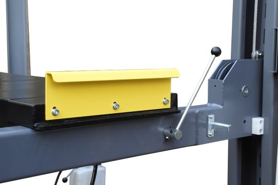 Четырехстоечный подъемник электрогидравлический 4т 380В KraftWell QUATTRO 4W4.3 с траверсой