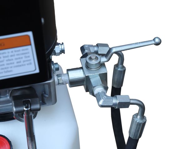 Четырехстоечный подъемник электрогидравлический 4т 380В KraftWell QUATTRO 4W4.3 с траверсой