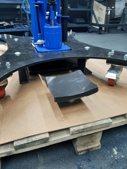 Канавный гидравлический подъемник 15 т, напольный одноштоковый КПП15Р800Ф ARTAZ