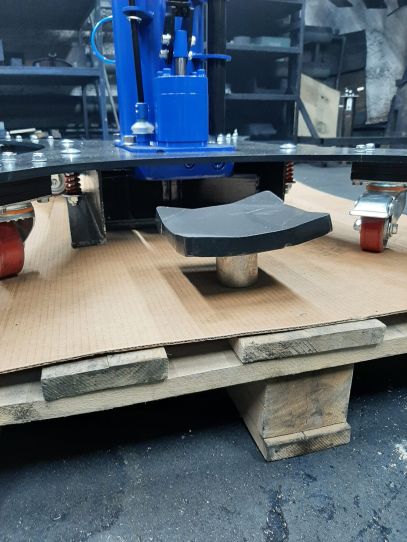 Канавный гидравлический подъемник 15 т, напольный одноштоковый КПП15Р800Ф ARTAZ