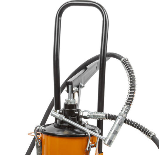 Нагнетатель смазки ручной с баком 5 л, давление 345 бар, шланг 2.1 м, Rock Force RF-2095