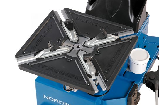 Шиномонтажный станок автоматический Nordberg 4641ID двухскоростной со столом с накладками, 380 В