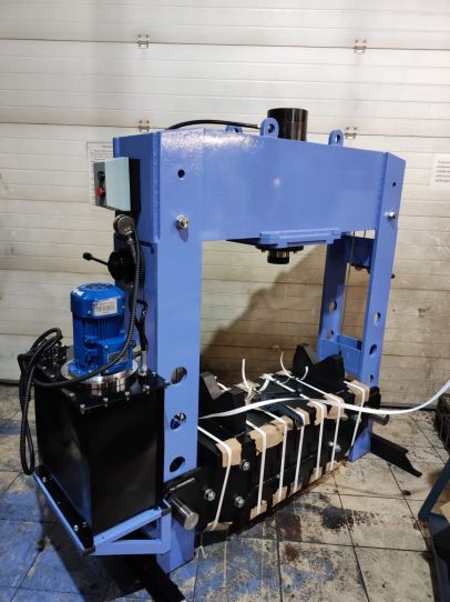 Пресс электрогидравлический ARTAZ ПГ100.1 100т, напольный