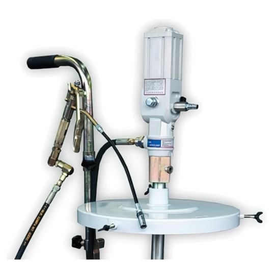 Нагнетатель смазки для бочек 40-60 л, пневматический насос 50:1 с мобильной тележкой Trommelberg UZM2060