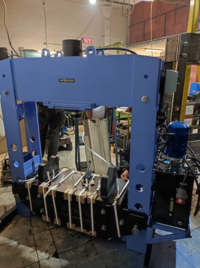 Пресс электрогидравлический ARTAZ ПГ100.1 100т, напольный