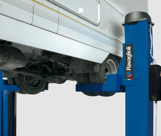 Подкатной подъемник для грузовых автомобилей электрогидравлический 68т Ravaglioli RAV298H.8, 8 колонн