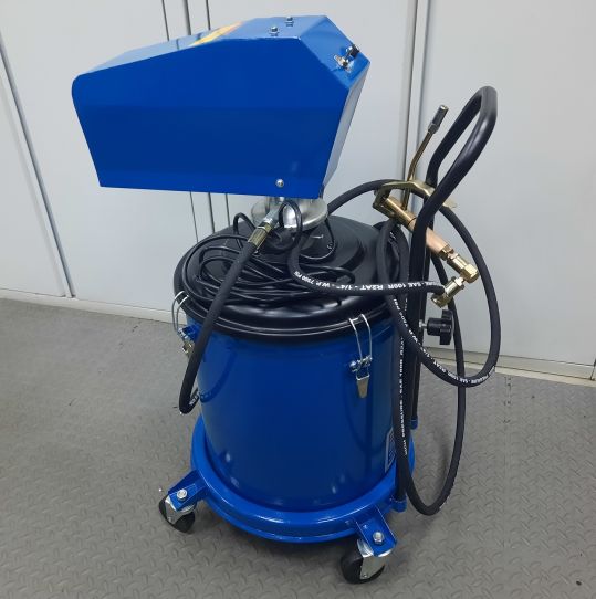 Нагнетатель смазки электрический от сети 220 В, с емкостью 38 л, передвижной на колесах  EQFS ES-60700_220