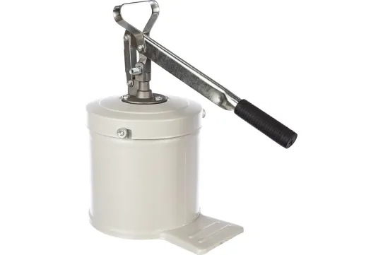 Нагнетатель смазки ручной с емкостью 6 л и шлангом 1.8 м, производительность 7.5 г/ход GP2001