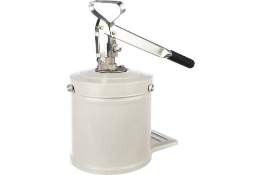 Нагнетатель смазки ручной с емкостью 6 л и шлангом 1.8 м, производительность 7.5 г/ход GP2001