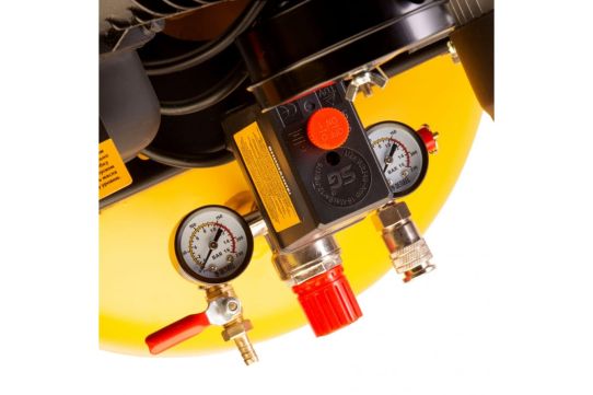 Поршневой компрессор 100 л, 440 л/м, 230В, 2.3 кВт, коаксиальный (прямой), масляный вертикальный DENZEL BCV2300/100