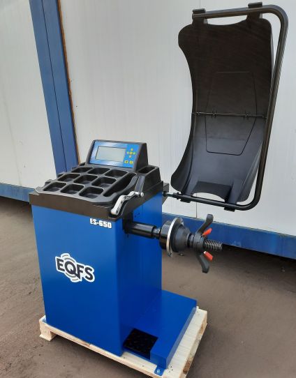 ES-650 Балансировочный станок автоматический ввод параметров