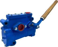 Насос ручной поршневой для воды, светлых и темных нефтепродуктов, 130 л/м, РПН 1.3/30, чугун, 22.5 кг Насос ручной поршневой для воды, светлых и темных нефтепродуктов, 130 л/м, РПН 1.3/30, чугун, 22.5 кг