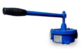 Насос ручной поршневой для пресной/морской воды и нефтепродуктов, 22.5 л/м, Ливгидромаш РК-2, двойной ход, чугун Насос ручной поршневой для пресной/морской воды и нефтепродуктов, 22.5 л/м, Ливгидромаш РК-2, двойной ход, чугун