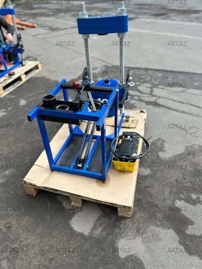Выпрессовщик шкворней тонн пневмогидравлический шкворнедав для грузовиков на тележке ARTAZ ВШ95-300М