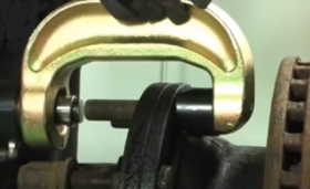 Съёмник колесных болтов 20 тонн Титан ТТН-24П с пневмогидравлическим насосом Съёмник колесных болтов 20 тонн Титан ТТН-24П с пневмогидравлическим насосом