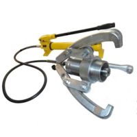 Съёмник шкивов и подшипников 20 тонн гидравлический Титан ТТН-25 с ручным насосом Съёмник шкивов и подшипников 20 тонн гидравлический Титан ТТН-25 с ручным насосом