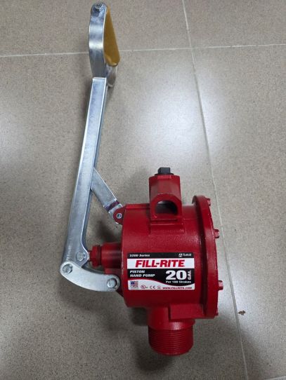 Насос ручной мембранный диафрагменный бочковой для бензина, дизеля, керосина 76 л/м, FILL-RITE FR152, красный, алюминий