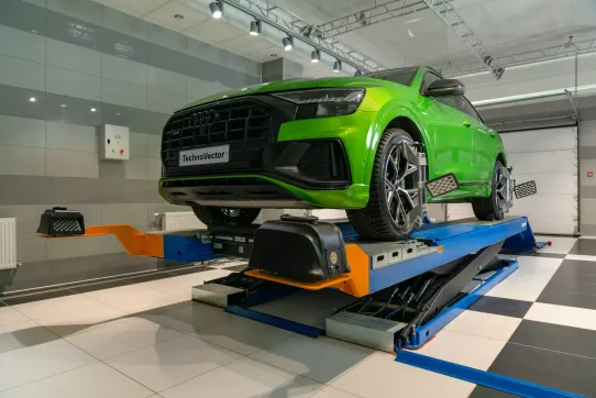 Стенд 3D сход-развал для легковых автомобилей мобильный Техновектор P 7202 MC