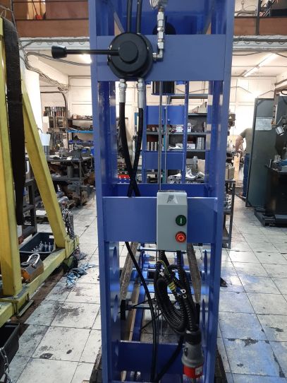 Пресс электрогидравлический ARTAZ ПГ200 200т, напольный