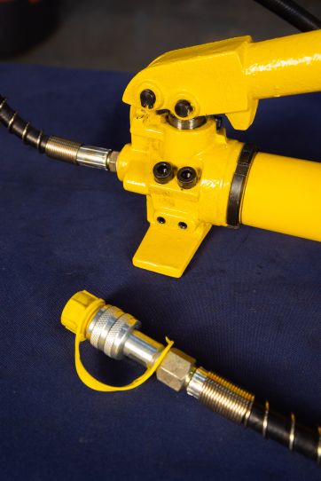 Гидравлический насос односторонний ручной 1 л TOR HHB-700