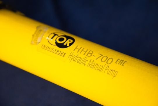 Гидравлический насос односторонний ручной 1 л TOR HHB-700