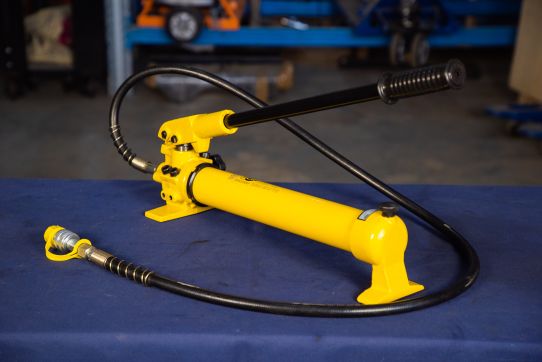 Гидравлический насос односторонний ручной 1 л TOR HHB-700