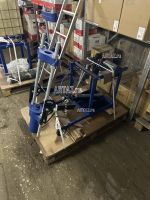 Выпрессовщик шкворней 50 тонн гидравлический шкворнедав для грузовиков на тележке ВШ50-200М с ручным насосом Выпрессовщик шкворней 50 тонн гидравлический шкворнедав для грузовиков на тележке ВШ50-200М с ручным насосом