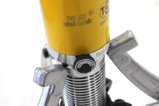 Съемник гидравлический TOR DYF-30T(X) 30т со встроенным насосом