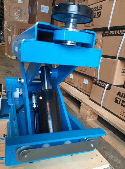 Траверса пневмогидравл. для ножничных и 4-стоечных, в яму, 3 т, Техносоюз TH-3TP