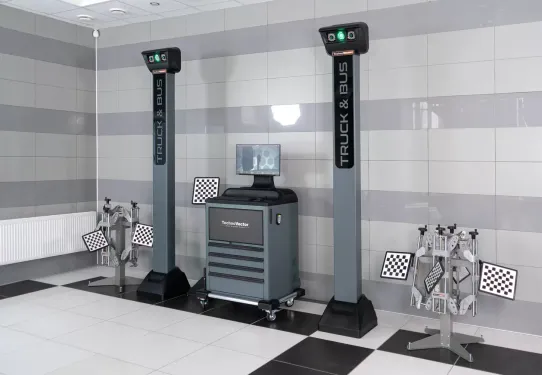 Стенд 3D сход-развал напольный Техновектор P 7204 HTS4 для грузовых автомобилей