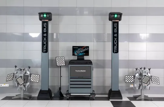 Стенд сход-развала 3D напольный Техновектор P 7204 HTS6 для грузовых автомобилей