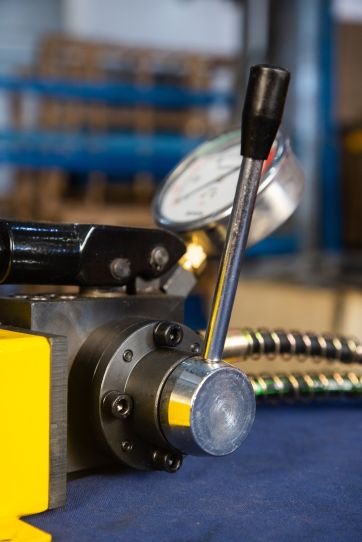 Гидравлический насос двусторонний ручной 3.5 л TOR HHB-700S