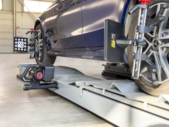 Стенд 3D для сход-развала легковых, внедорожников и кроссоверов Launch SmartSafe WA613F мобильный